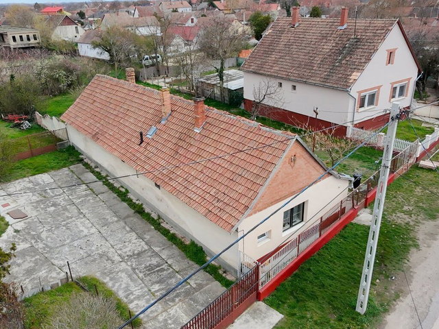 Eladó családi ház, Szabadszálláson 24.99 M Ft, 3 szobás
