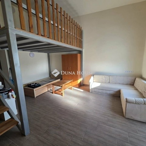 Eladó családi ház, Kiskunfélegyházán 72.9 M Ft, 7 szobás