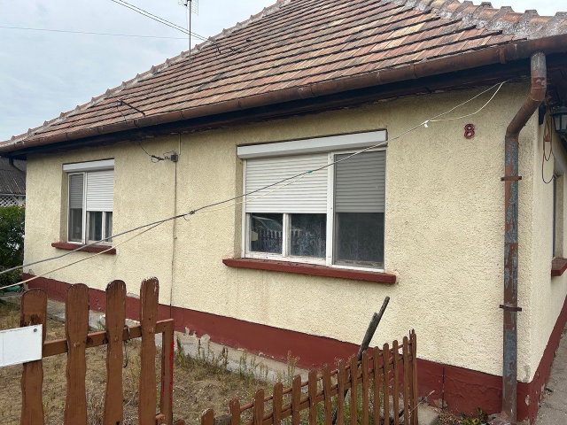 Eladó családi ház, Inárcson 49.9 M Ft, 2 szobás