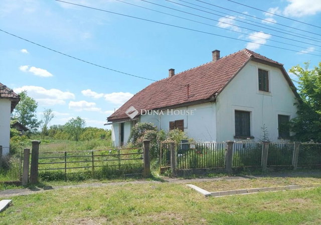 Eladó családi ház, Csengerújfaluban 6.99 M Ft, 4 szobás