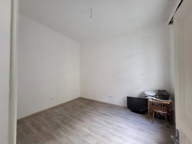 Eladó téglalakás, Győrött 38 M Ft, 1 szobás