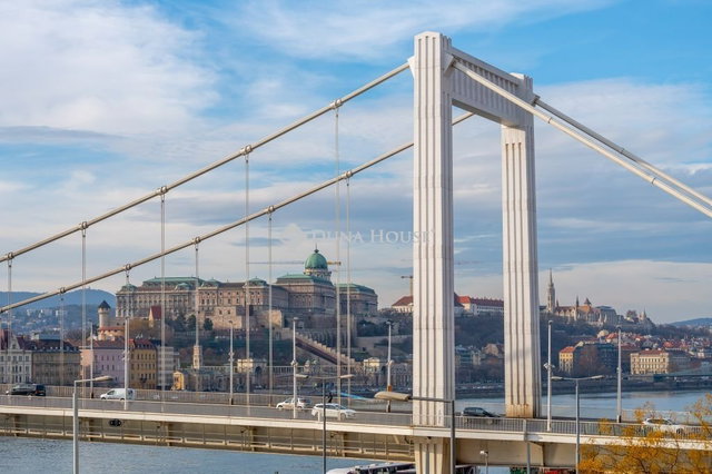 Eladó téglalakás, Budapesten, V. kerületben 699 M Ft, 5 szobás