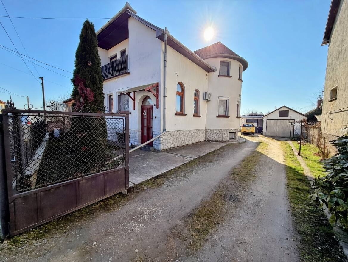 Családi ház · 5 hálószoba · 200 m² · 28.000.000 Ft