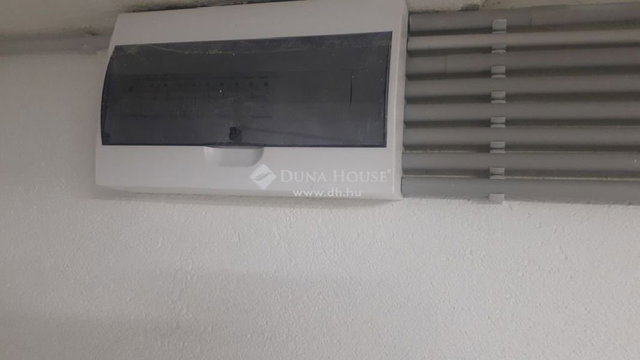 Eladó ipari ingatlan, Budapesten, VIII. kerületben 18 M Ft