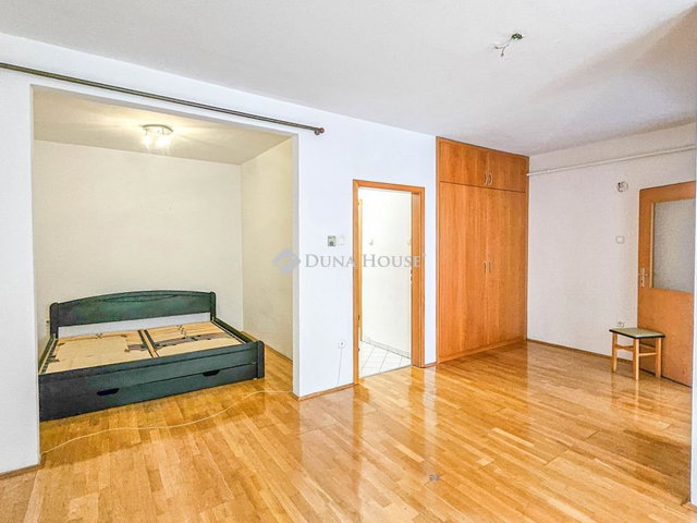 Eladó téglalakás, Budapesten, IX. kerületben 81.5 M Ft, 1 szobás