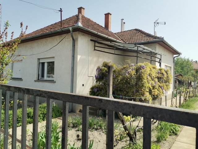 Eladó családi ház, Tiszakécskén, Szolnoki úton 39.9 M Ft