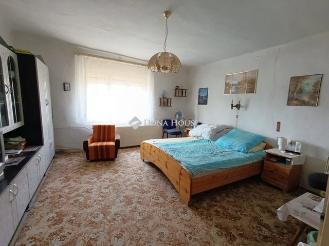 Eladó családi ház, Udvaron 9.9 M Ft, 3 szobás