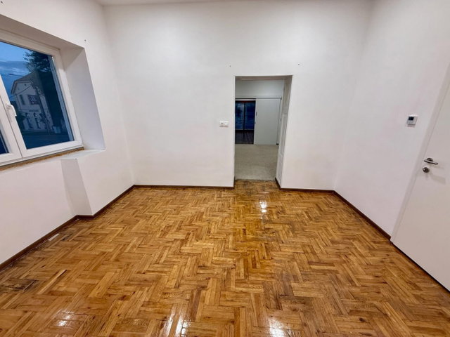 Kiadó iroda, Móron 150 E Ft / hó / költözzbe.hu