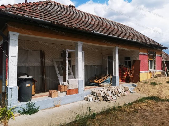 Eladó családi ház, Tápiószentmártonon 16.5 M Ft, 3 szobás
