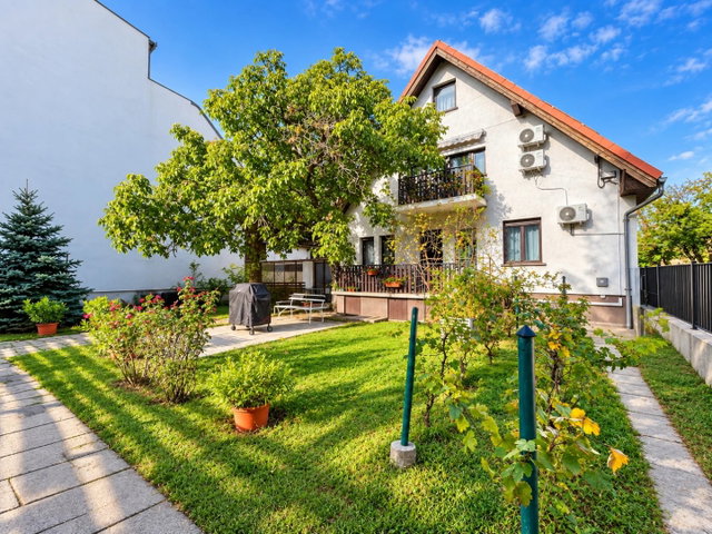 Eladó családi ház, Budapesten, XV. kerületben 139.9 M Ft