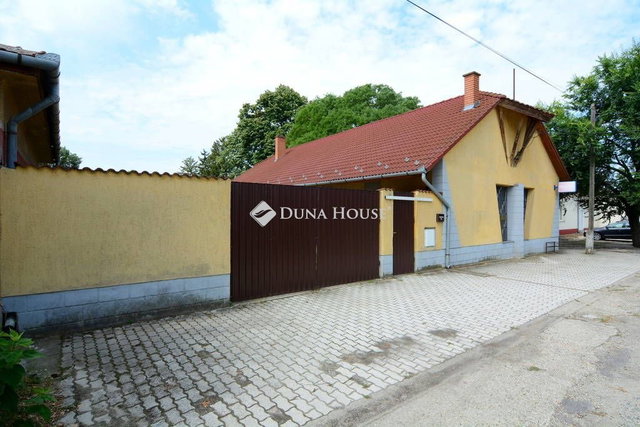 Eladó üzlethelyiség, Ladánybenén 49.9 M Ft