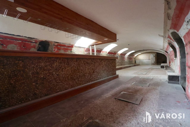 Eladó üzlethelyiség, Hódmezővásárhelyen 55 M Ft