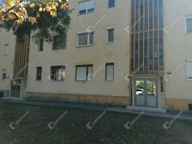 Eladó téglalakás, Győrött 59.5 M Ft, 2 szobás