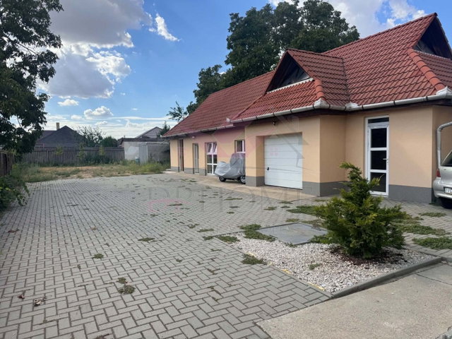 Kiadó üzlethelyiség, Debrecenben 180 E Ft / hó