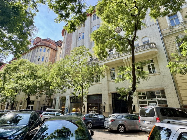 Eladó téglalakás, Budapesten, V. kerületben 169.5 M Ft, 3 szobás
