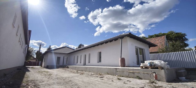 Eladó családi ház, Szigethalmon 109.9 M Ft, 4+1 szobás