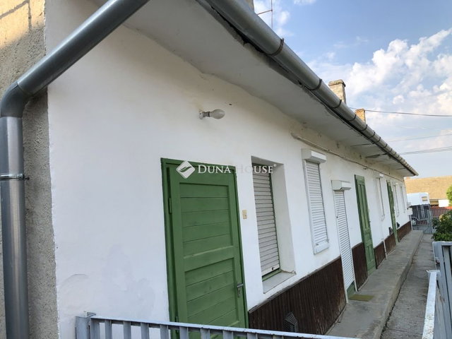 Eladó családi ház, Töttösön 17.9 M Ft, 3 szobás