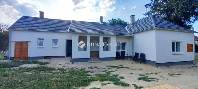 Eladó családi ház, Berzencén 26 M Ft, 4 szobás