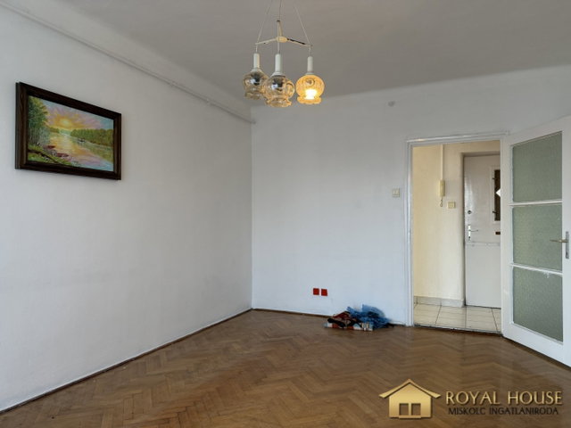 Eladó téglalakás, Mezőkövesden, Gróf Zichy János utcában