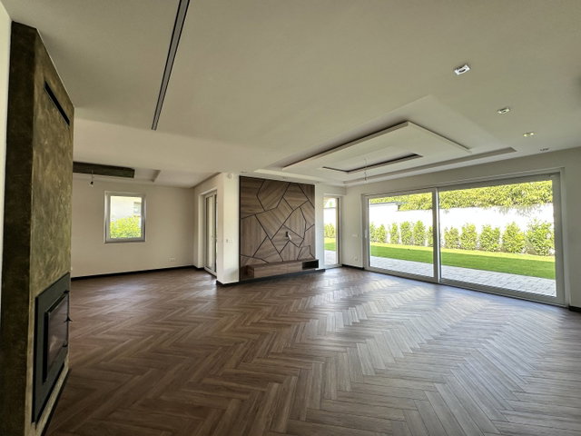 Eladó családi ház, Székesfehérvárott 247.9 M Ft, 6 szobás