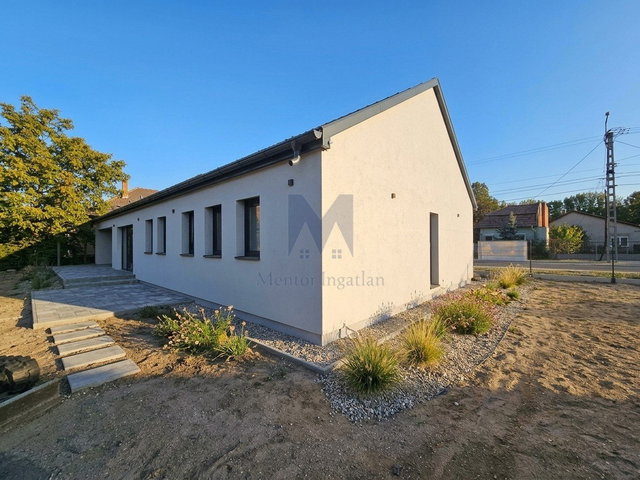 Eladó családi ház, Győrött 142.9 M Ft, 4 szobás