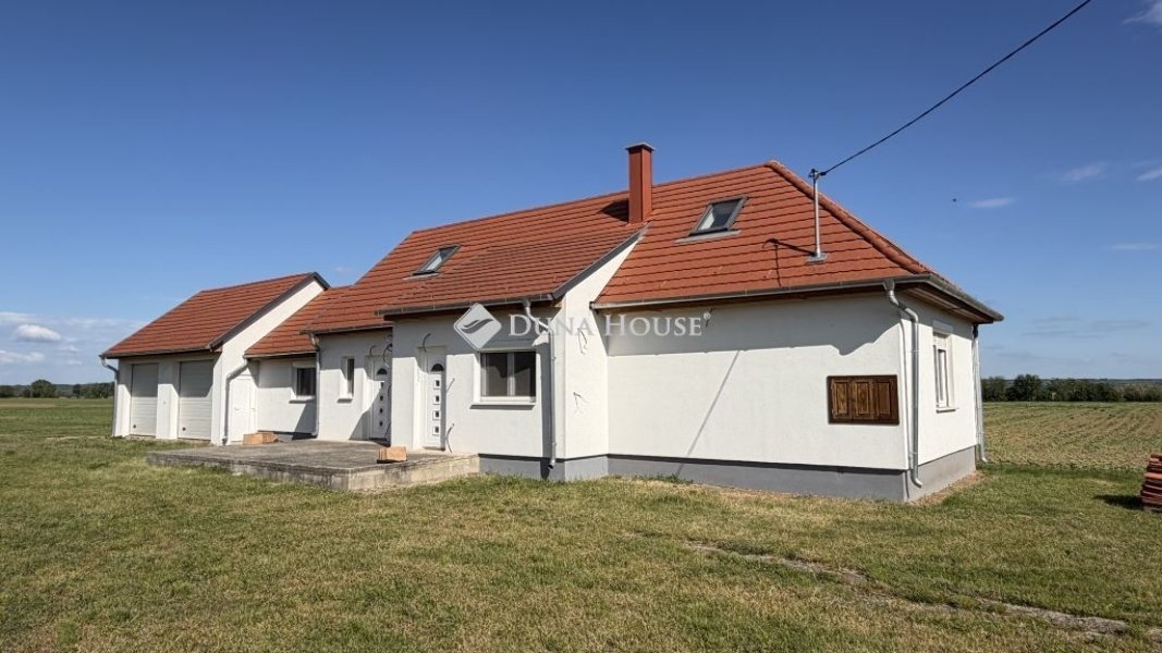 3 bed · 98m² · 48.500.000 ft