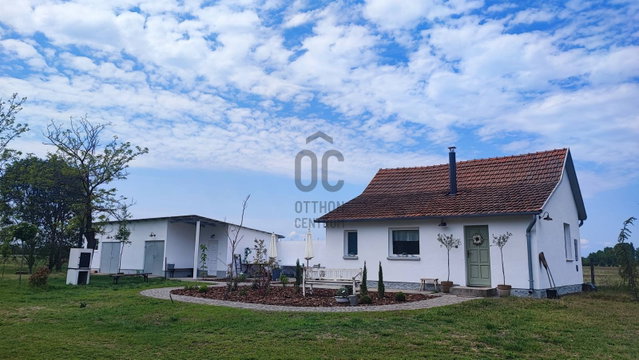 Eladó családi ház, Jakabszálláson 160 M Ft, 2 szobás