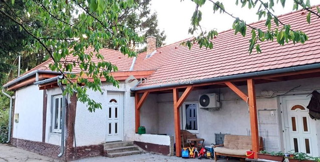 Eladó családi ház, Isaszegen 60 M Ft, 3 szobás