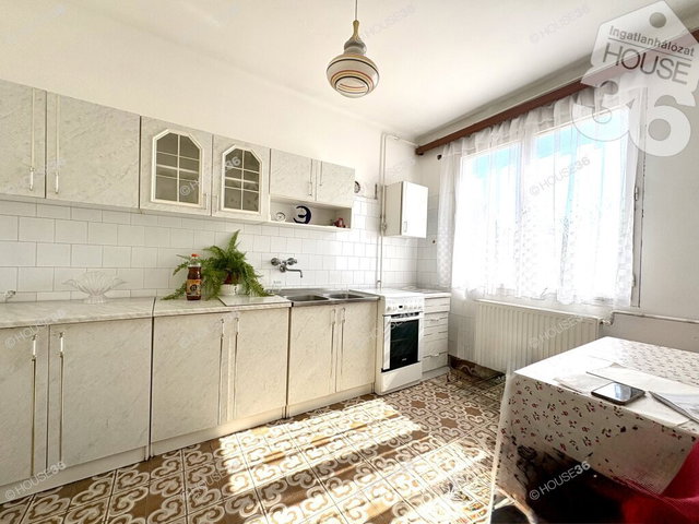 Eladó családi ház, Kecskeméten 83.2 M Ft, 4 szobás