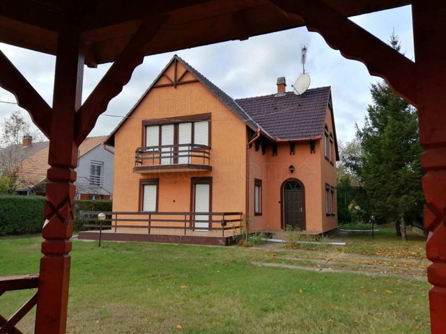 Eladó családi ház, Balatonszárszón 72 M Ft, 7 szobás