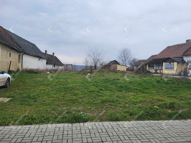 Eladó telek, Dombóváron 8 M Ft / költözzbe.hu