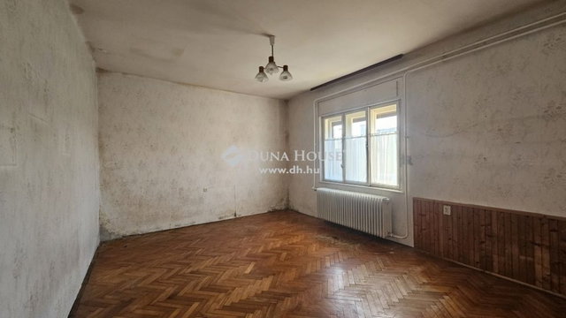 Eladó családi ház, Szentendrén 98 M Ft, 3 szobás