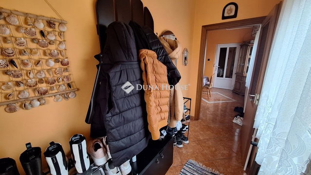 Eladó családi ház, Abában 74.9 M Ft, 5 szobás