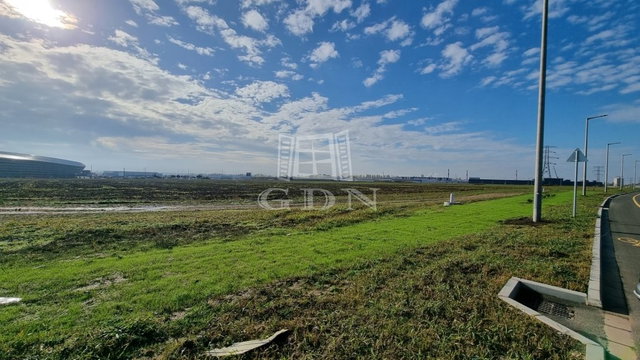 Eladó ipari ingatlan, Székesfehérvárott 250 M Ft