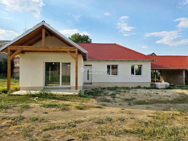 Eladó ikerház, Söptén 79.9 M Ft, 4 szobás