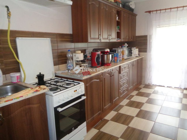 Eladó családi ház, Polgárdin, Béke utcában 89.5 M Ft, 5 szobás