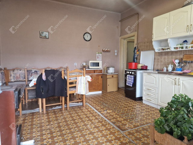 Eladó családi ház, Kisbéren 30 M Ft, 3 szobás