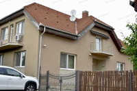 Eladó családi ház, Tatabányán 200 M Ft, 7 szobás