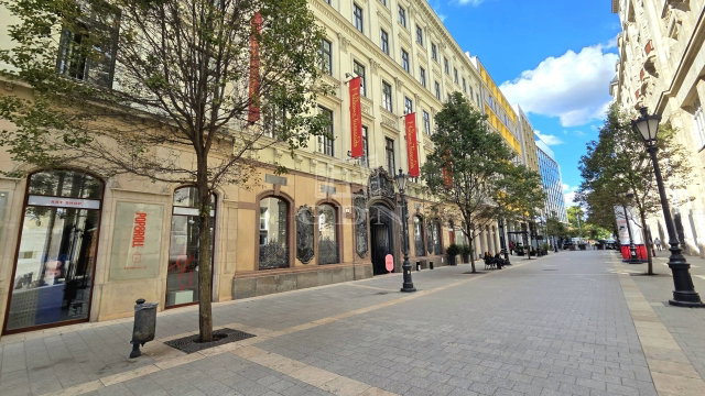 Kiadó téglalakás, albérlet, Budapesten, V. kerületben, 3 szobás