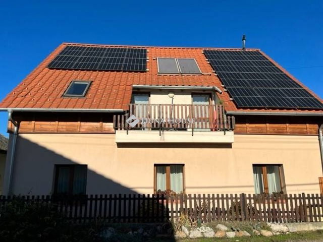 Eladó családi ház, Hévízen 210 M Ft, 10 szobás