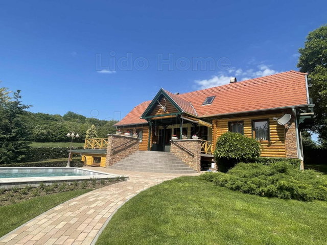 Eladó családi ház, Siófokon 430 M Ft, 6 szobás