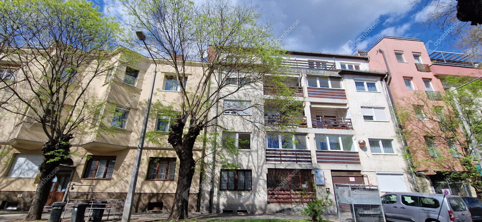 3 bed · 100m² · 270.000 ft