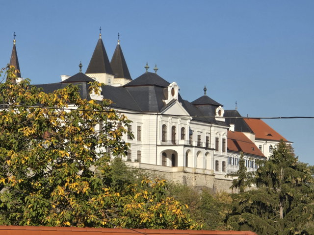 Eladó családi ház, Veszprémben 99 M Ft, 3+1 szobás