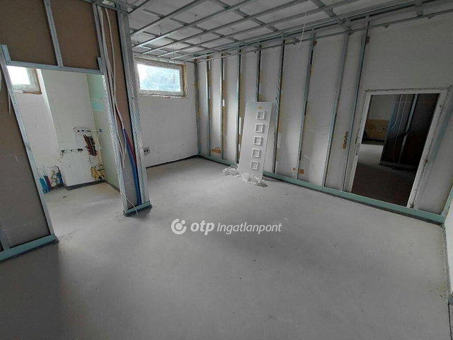 Eladó téglalakás, Egerben 69 M Ft, 3 szobás