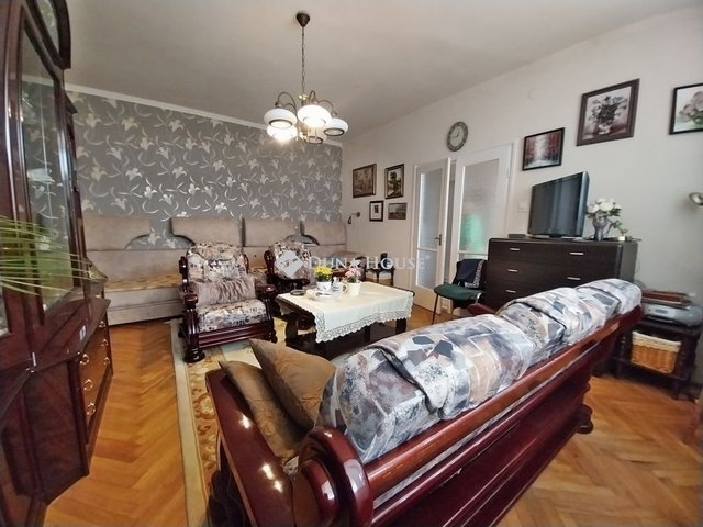Eladó családi ház, Szegeden 184.9 M Ft, 4+1 szobás