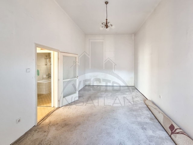 Eladó téglalakás, Szombathelyen 44 M Ft, 3 szobás