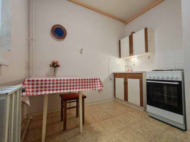 Eladó panellakás, Szegeden 35.9 M Ft, 1 szobás