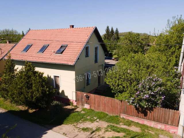 Eladó családi ház, Nagyorosziban 39.9 M Ft, 8 szobás