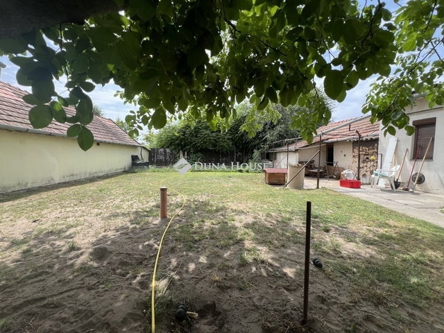 Eladó családi ház, Kisteleken 42.5 M Ft, 2 szobás