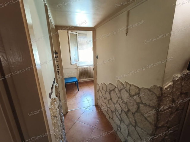Eladó panellakás, Mosonmagyaróváron 41.9 M Ft